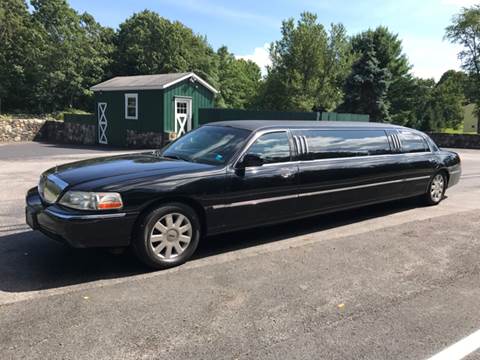 2005 Lincoln Town Car