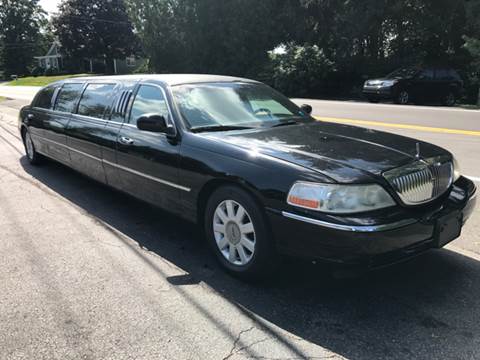2005 Lincoln Town Car