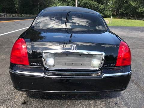 2005 Lincoln Town Car
