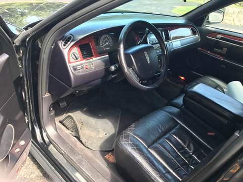 2005 Lincoln Town Car