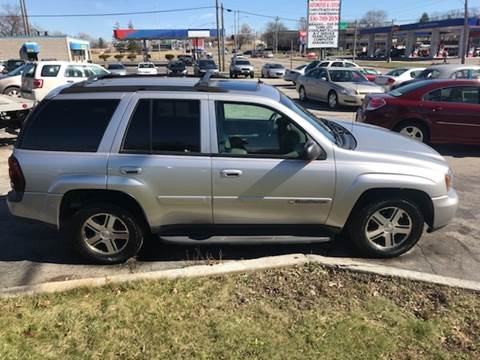 2004 Chevrolet TrailBlazer for sale at STEVE GRAYSON MOTORS in Youngstown OH