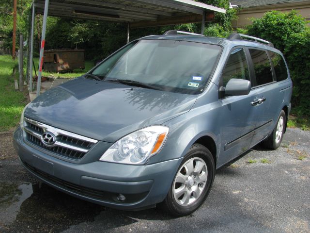 2008 Hyundai Entourage