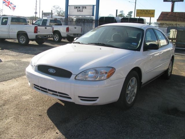 2006 Ford Taurus SE