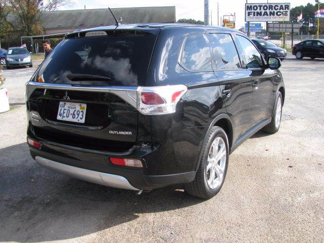 2015 Mitsubishi Outlander SE