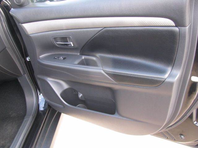 2015 Mitsubishi Outlander SE