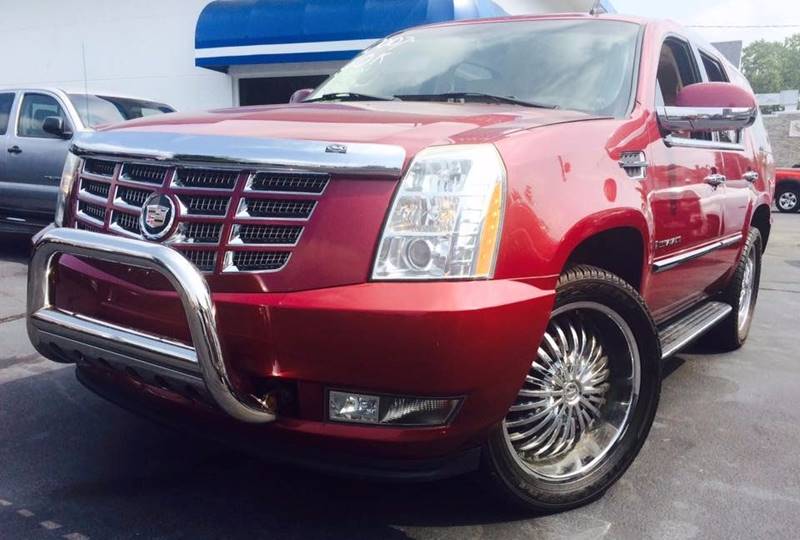 2007 Cadillac Escalade for sale at Deluxe Auto Sales Inc in Ludlow MA