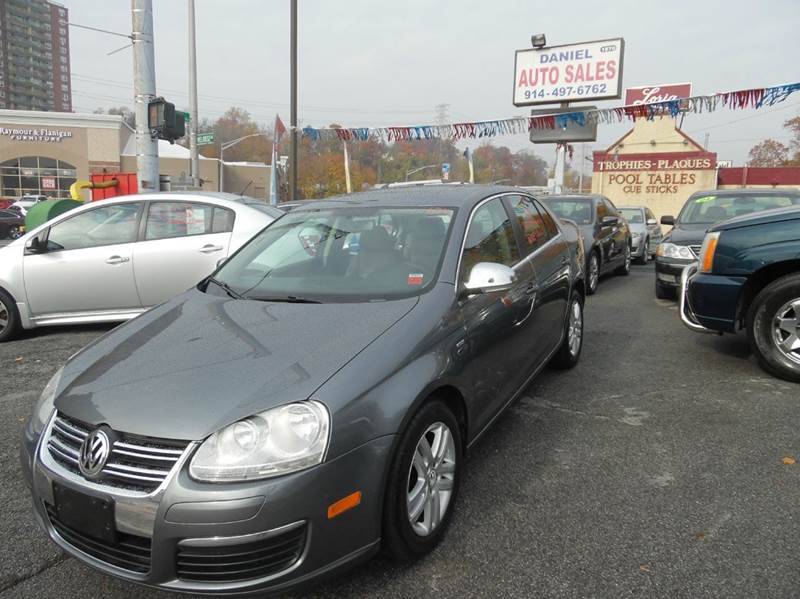 2007 Volkswagen Jetta for sale at Daniel Auto Sales in Yonkers NY