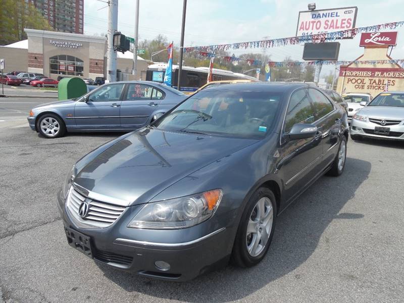 2005 Acura RL for sale at Daniel Auto Sales in Yonkers NY