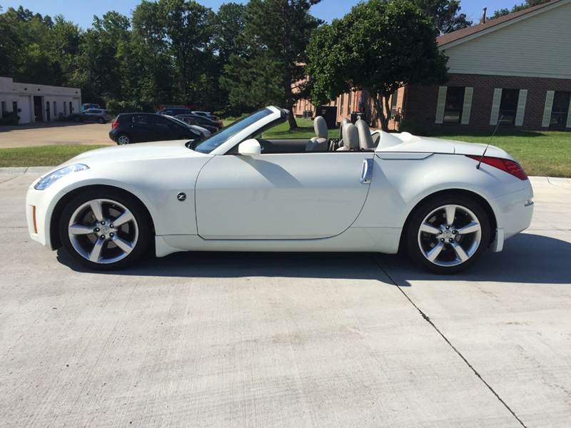 2007 Nissan 350Z for sale at Renaissance Auto Network in Warrensville Heights OH