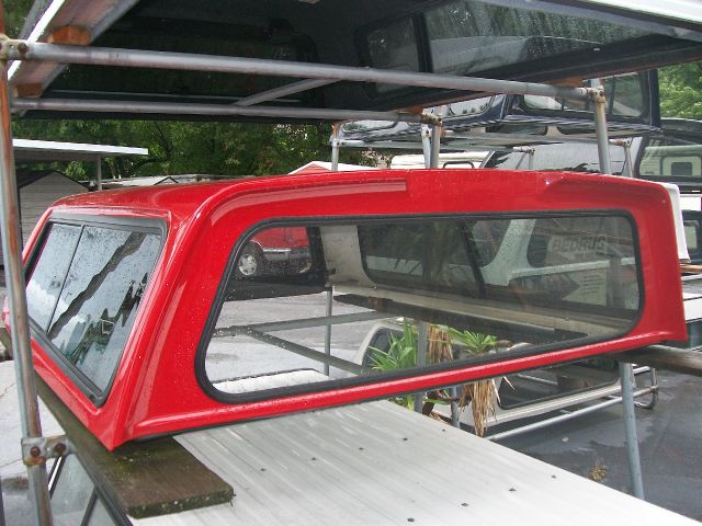 2013 Leer XR Truck Cap Silverado