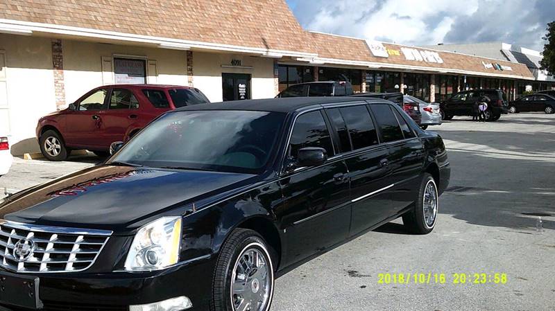 2008 Cadillac DTS Pro 6 door limosine - Deerfield, FL