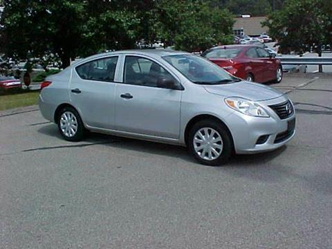 2012 Nissan Versa 1.6 SL