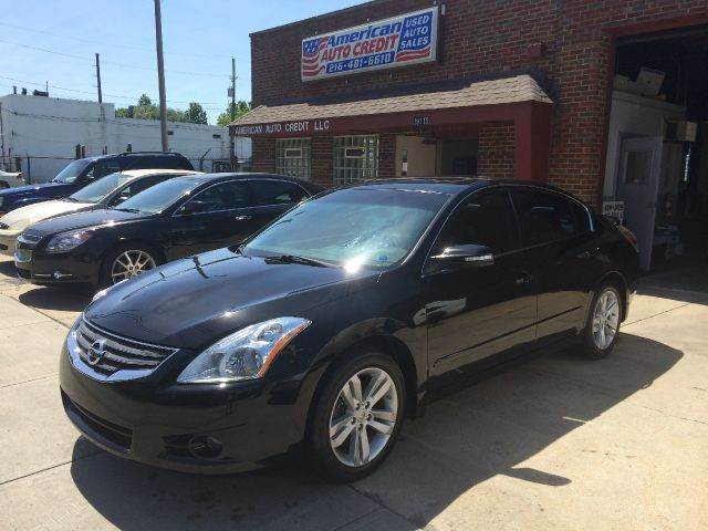 2011 Nissan Altima for sale at AMERICAN AUTO CREDIT in Cleveland OH