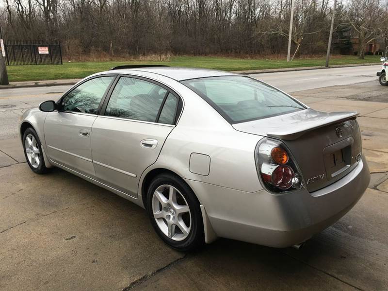 2002 Nissan Altima 3.5 SE 4dr Sedan In Cleveland OH - AMERICAN AUTO CREDIT