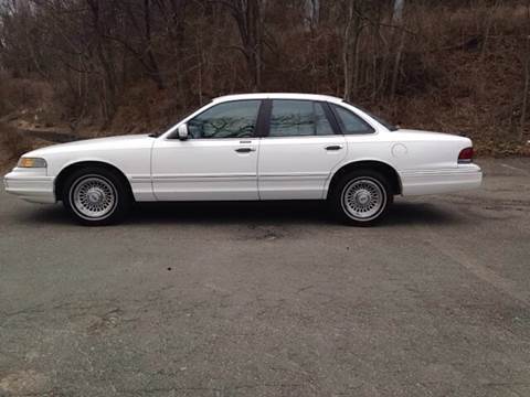 1996 Ford Crown Victoria for sale at CarsForSaleNYCT in Danbury CT