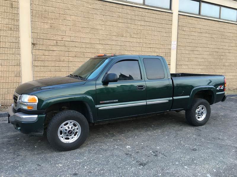 2006 GMC Sierra 2500HD for sale at William's Car Sales aka Fat Willy's in Atkinson NH