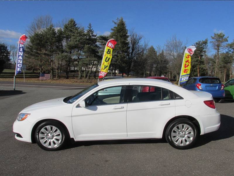 2014 Chrysler 200 for sale at GEG Automotive in Gilbertsville PA