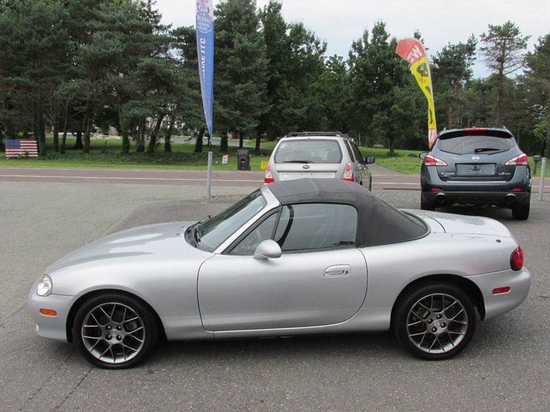 2004 Mazda MX-5 Miata for sale at GEG Automotive in Gilbertsville PA