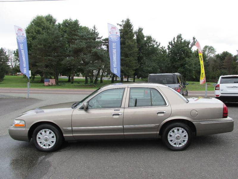 2004 Mercury Grand Marquis for sale at GEG Automotive in Gilbertsville PA