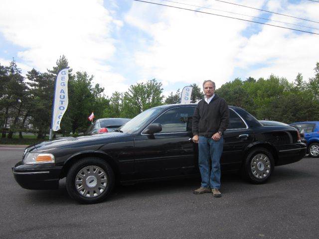 2005 Ford Crown Victoria for sale at GEG Automotive in Gilbertsville PA