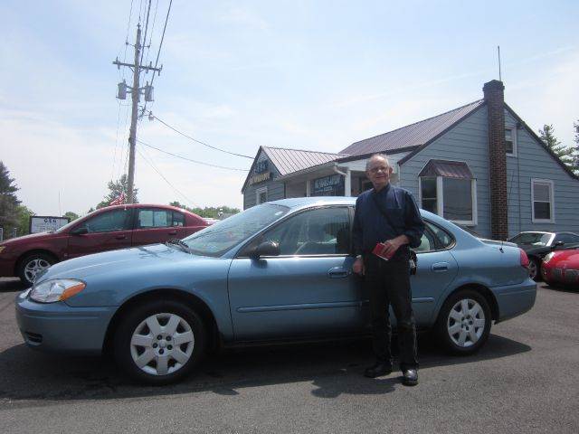 2005 Ford Taurus for sale at GEG Automotive in Gilbertsville PA
