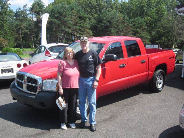 2006 Dodge Dakota for sale at GEG Automotive in Gilbertsville PA