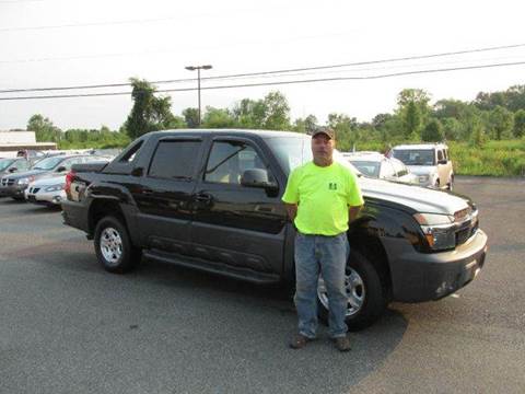 2003 Chevrolet Avalanche for sale at GEG Automotive in Gilbertsville PA