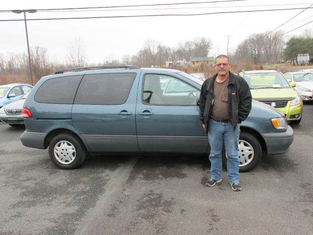 2001 Toyota Sienna for sale at GEG Automotive in Gilbertsville PA