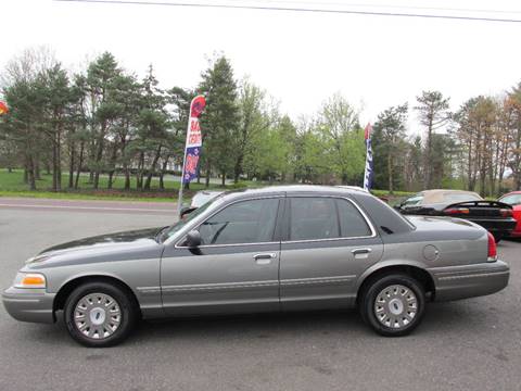 2004 Ford Crown Victoria for sale at GEG Automotive in Gilbertsville PA
