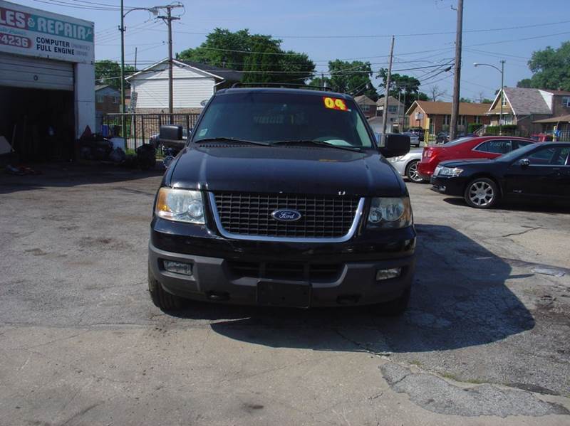 2004 Ford Expedition for sale at HILUX AUTO SALES in Chicago IL