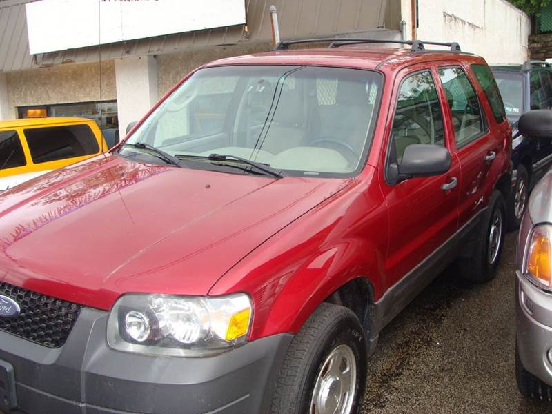 2006 Ford Escape for sale at CERINO'S AUTO SALES & SERVICE in Folcroft PA