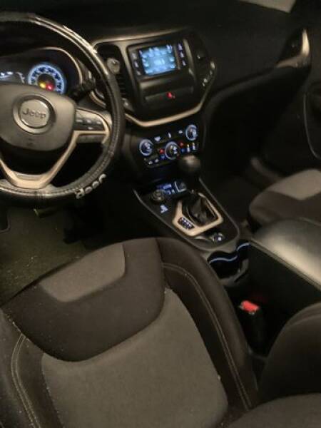 2014 Jeep Cherokee (image 13)