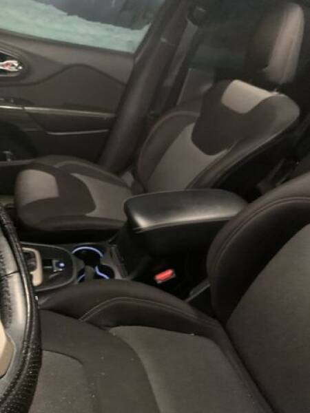 2014 Jeep Cherokee (image 9)