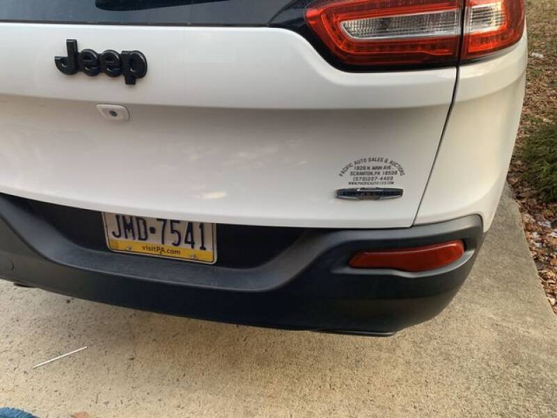 2014 Jeep Cherokee (image 24)