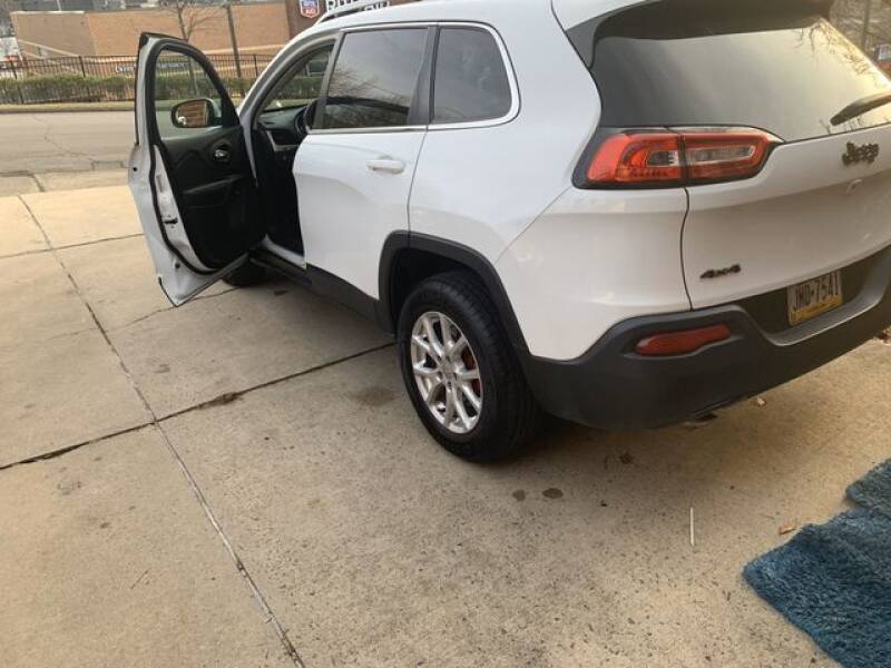 2014 Jeep Cherokee (image 22)