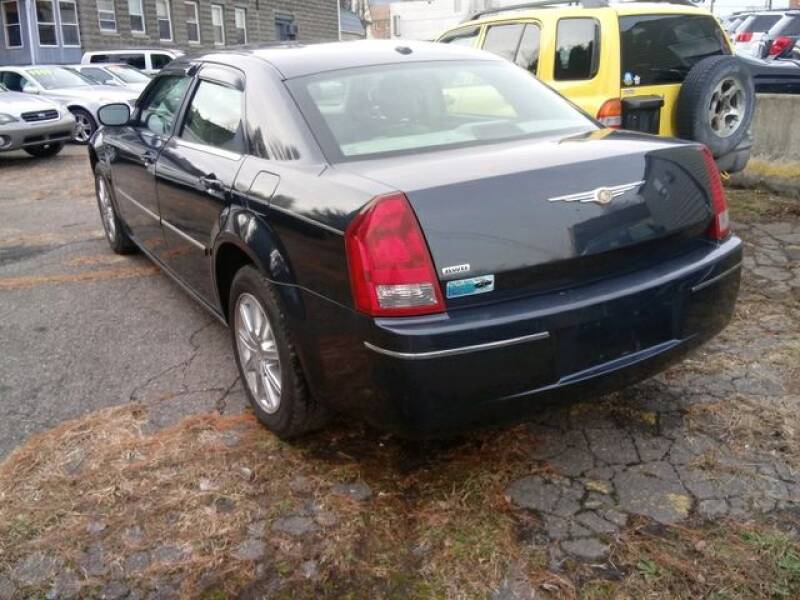 2007 Chrysler 300 Touring (image 3)