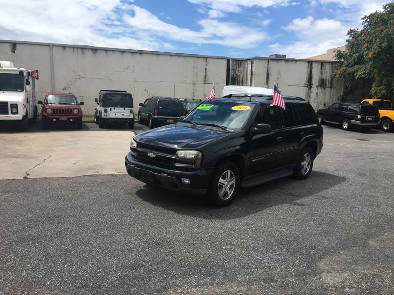 2004 Chevrolet TrailBlazer for sale at 1020 Route 109 Auto Sales in Lindenhurst NY
