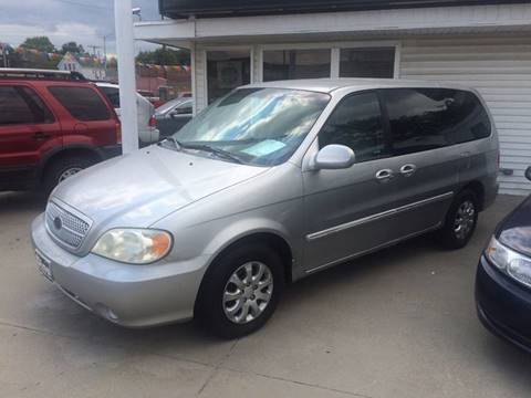 2004 Kia Sedona for sale at Dino Auto Sales in Omaha NE