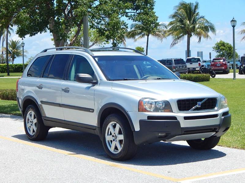 2004 Volvo XC90 for sale at VE Auto Gallery LLC in Lake Park FL