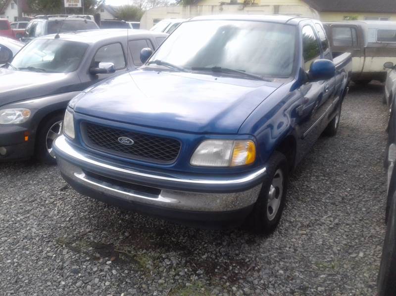 1998 Ford F-150 for sale at MIDLAND MOTORS LLC in Tacoma WA