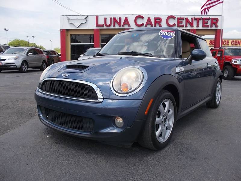 2009 MINI Cooper for sale at LUNA CAR CENTER in San Antonio TX