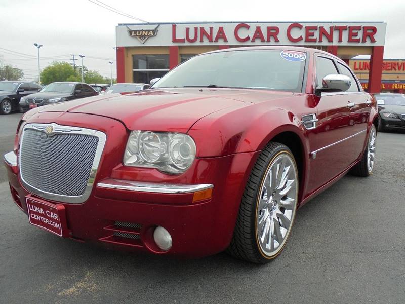 2005 Chrysler 300 for sale at LUNA CAR CENTER in San Antonio TX