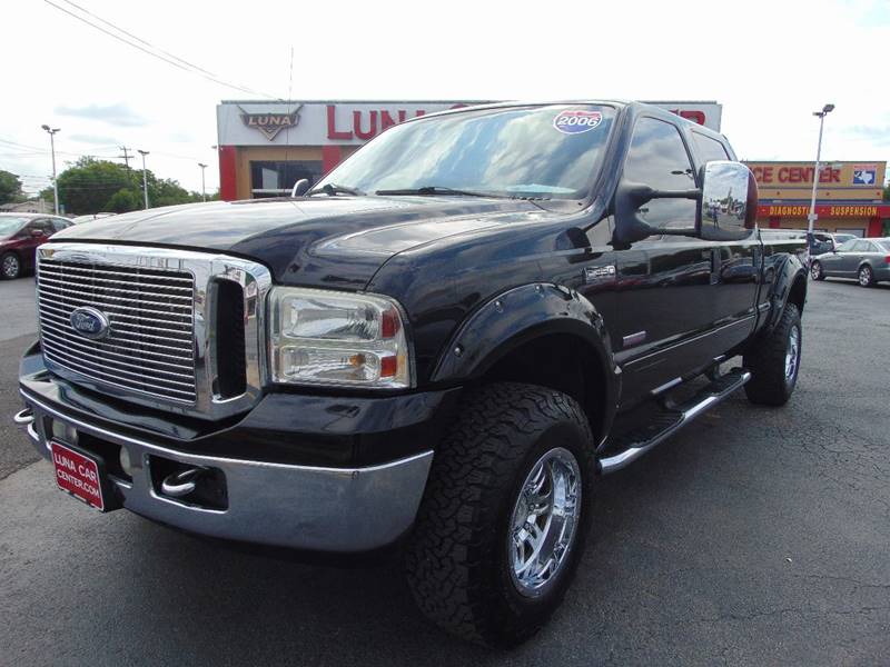 2006 Ford F-250 Super Duty for sale at LUNA CAR CENTER in San Antonio TX