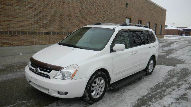 2006 Kia Sedona for sale at West Chester Autos in Hamilton OH