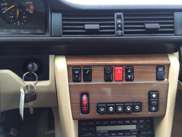 1989 Mercedes-Benz 260-Class