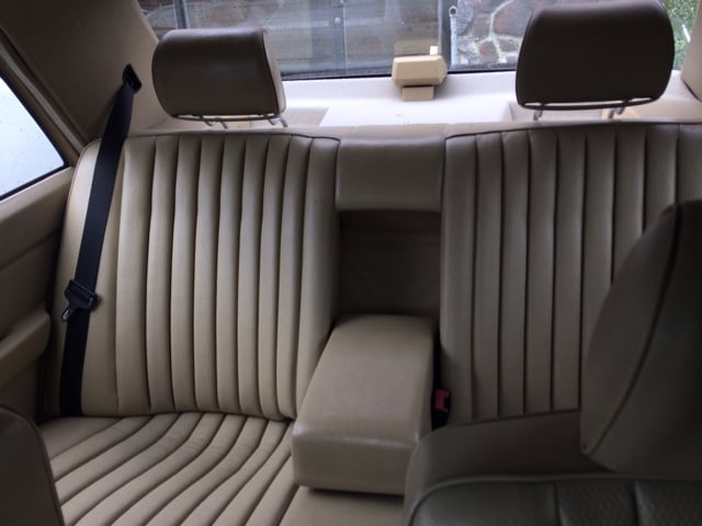 1989 Mercedes-Benz 260-Class