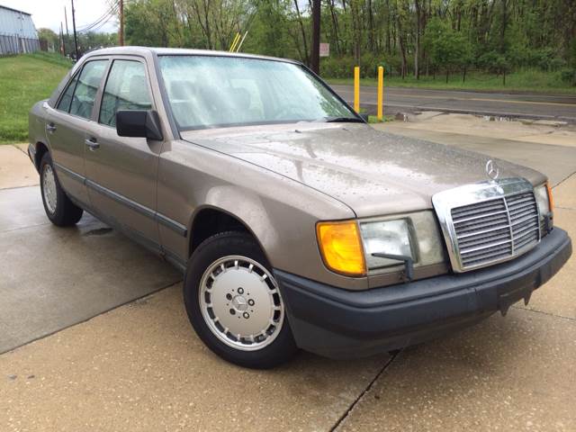 1989 Mercedes-Benz 260-Class for sale at KB Auto Mall LLC in Akron OH