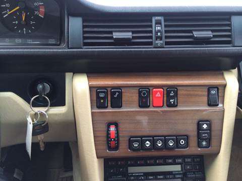 1989 Mercedes-Benz 260-Class