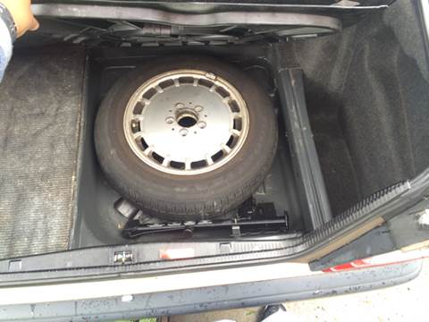 1989 Mercedes-Benz 260-Class