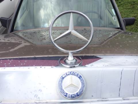 1989 Mercedes-Benz 260-Class